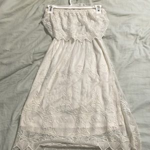 Lace cream strapless dress. Express